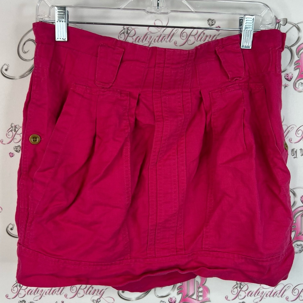 Tommy skirt cargo style gold buttons pockets Vibrant Pink Women's Skort